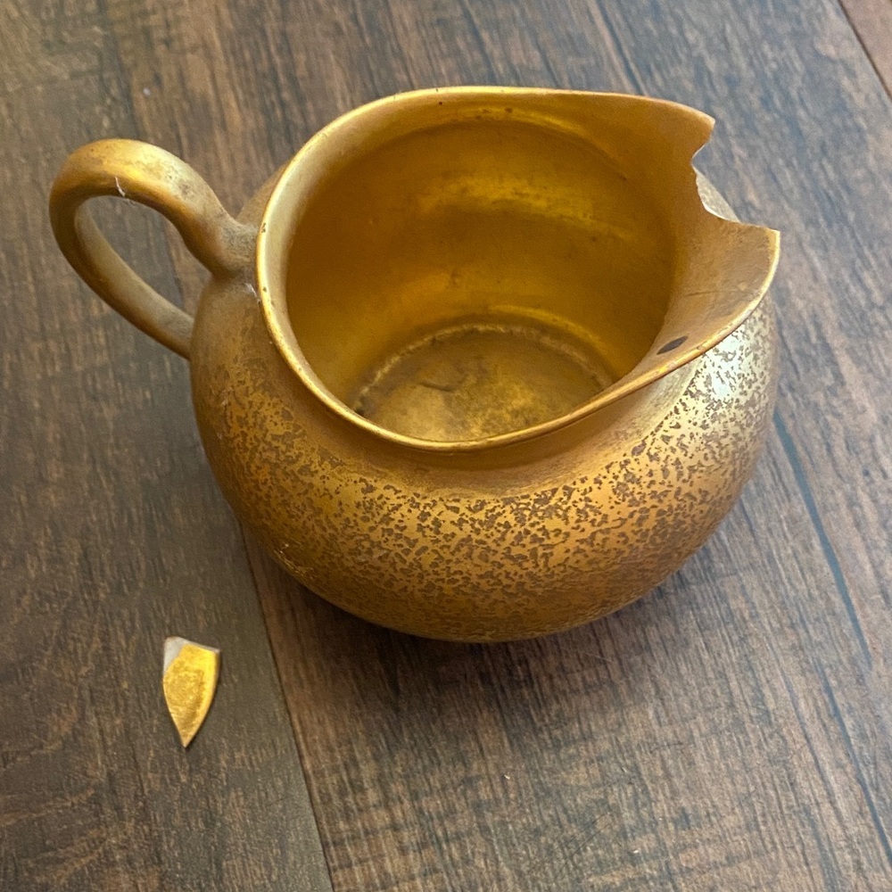 Luxurious Gold Coffee & Tea Set - Picture 9 of 11